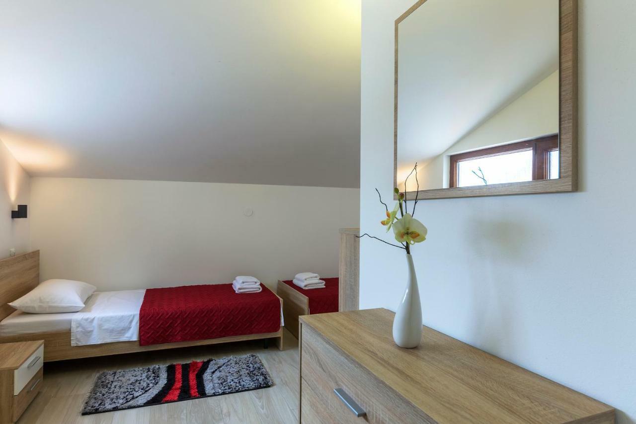 Apartmani Suzi Pula Exterior photo