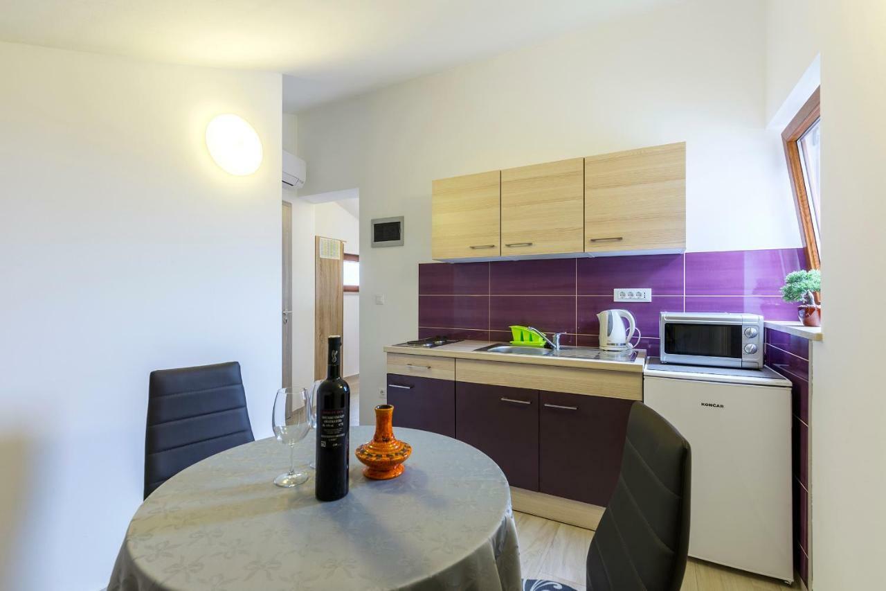 Apartmani Suzi Pula Exterior photo